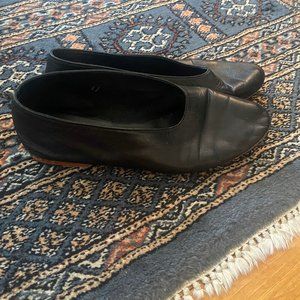 Martiniano Glove Flat in Black, size 40